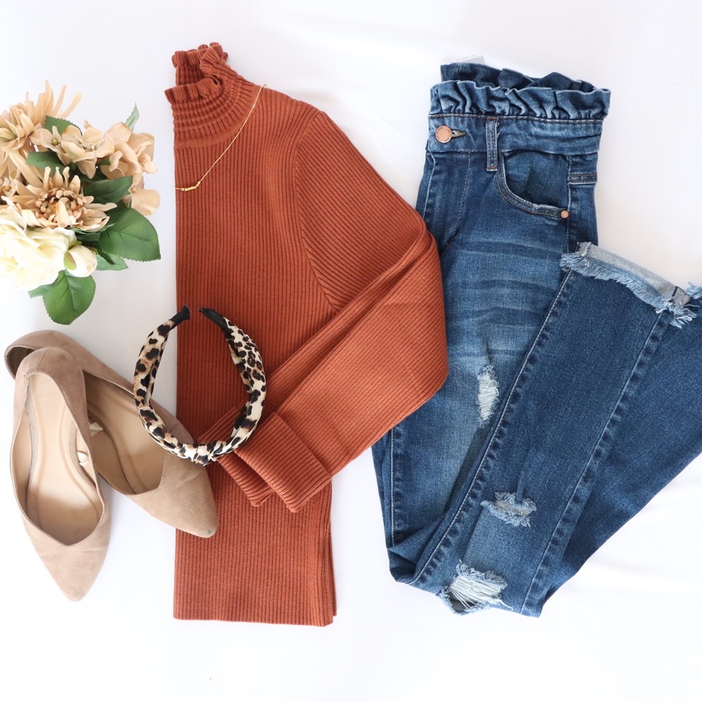 ❤️HP❤️Ruffle Turtleneck Sweater